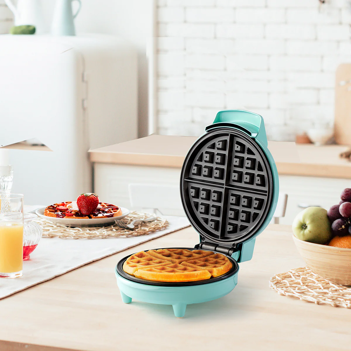 7" BELGIAN WAFFLE MAKER - Image 4
